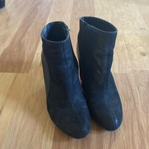 Women’s Vince Camuto black heeled boots